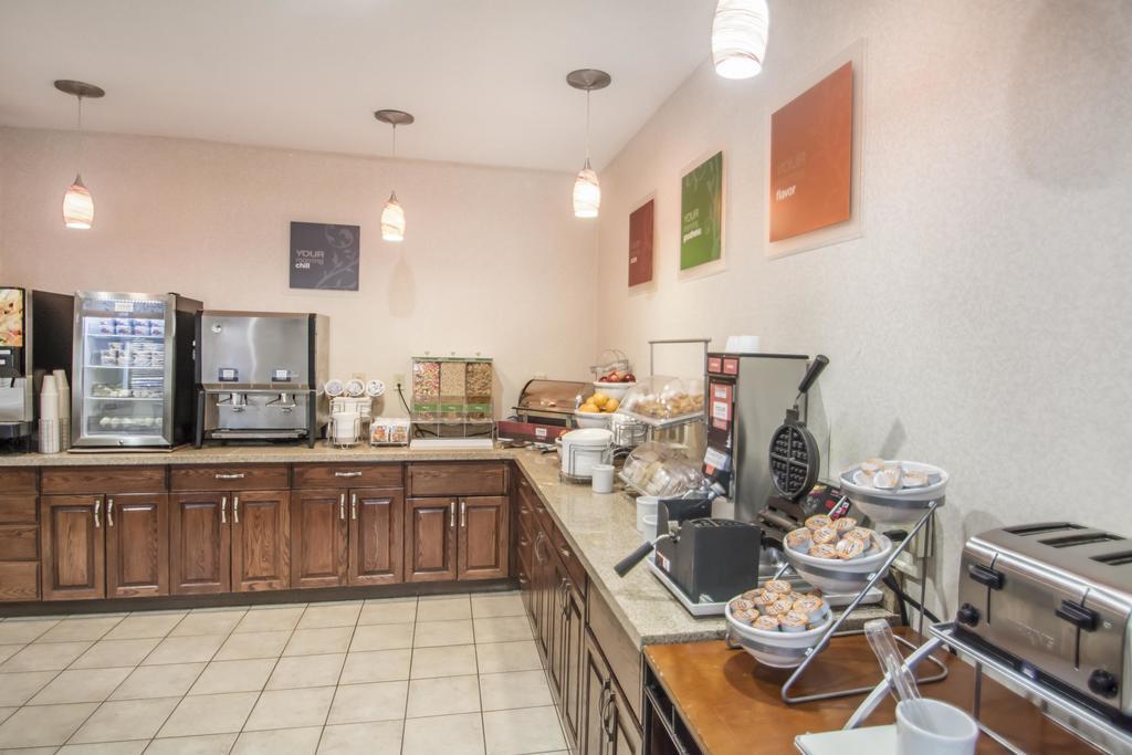 Comfort Suites Rochester Henrietta University Area Bagian luar foto