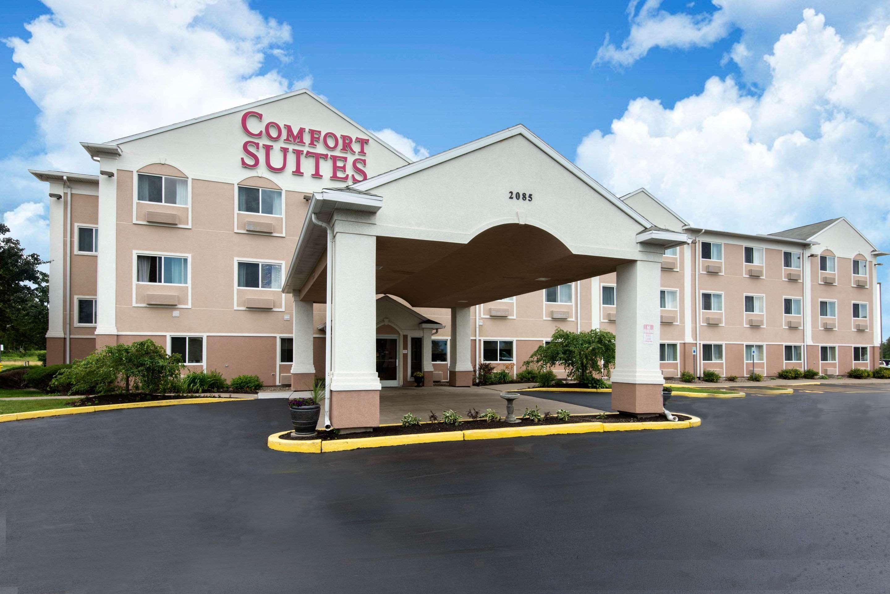 Comfort Suites Rochester Henrietta University Area Bagian luar foto