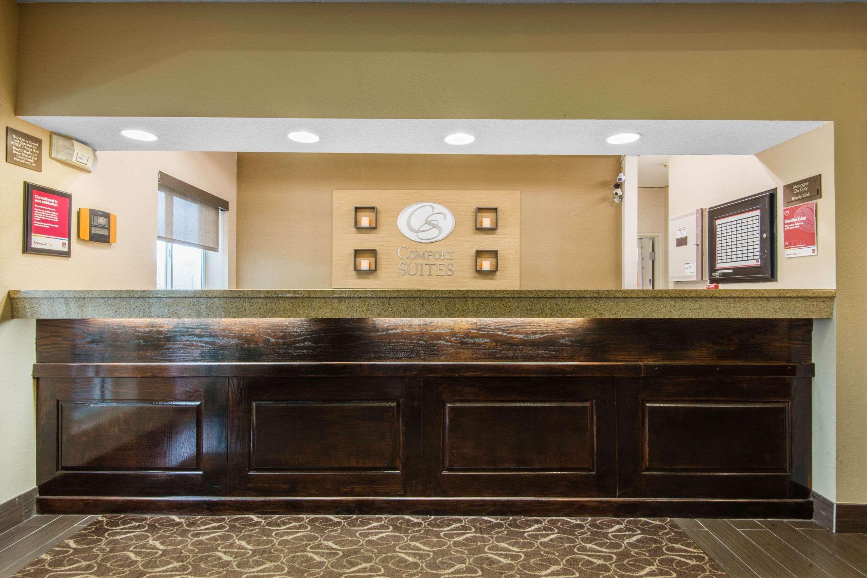 Comfort Suites Rochester Henrietta University Area Bagian luar foto