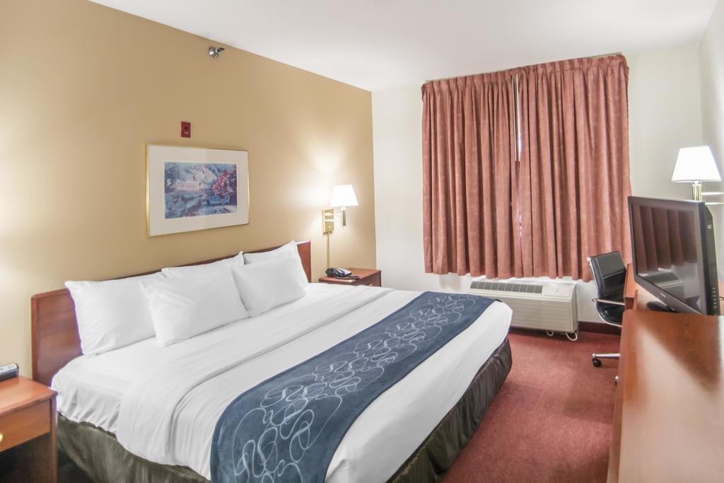 Comfort Suites Rochester Henrietta University Area Bagian luar foto