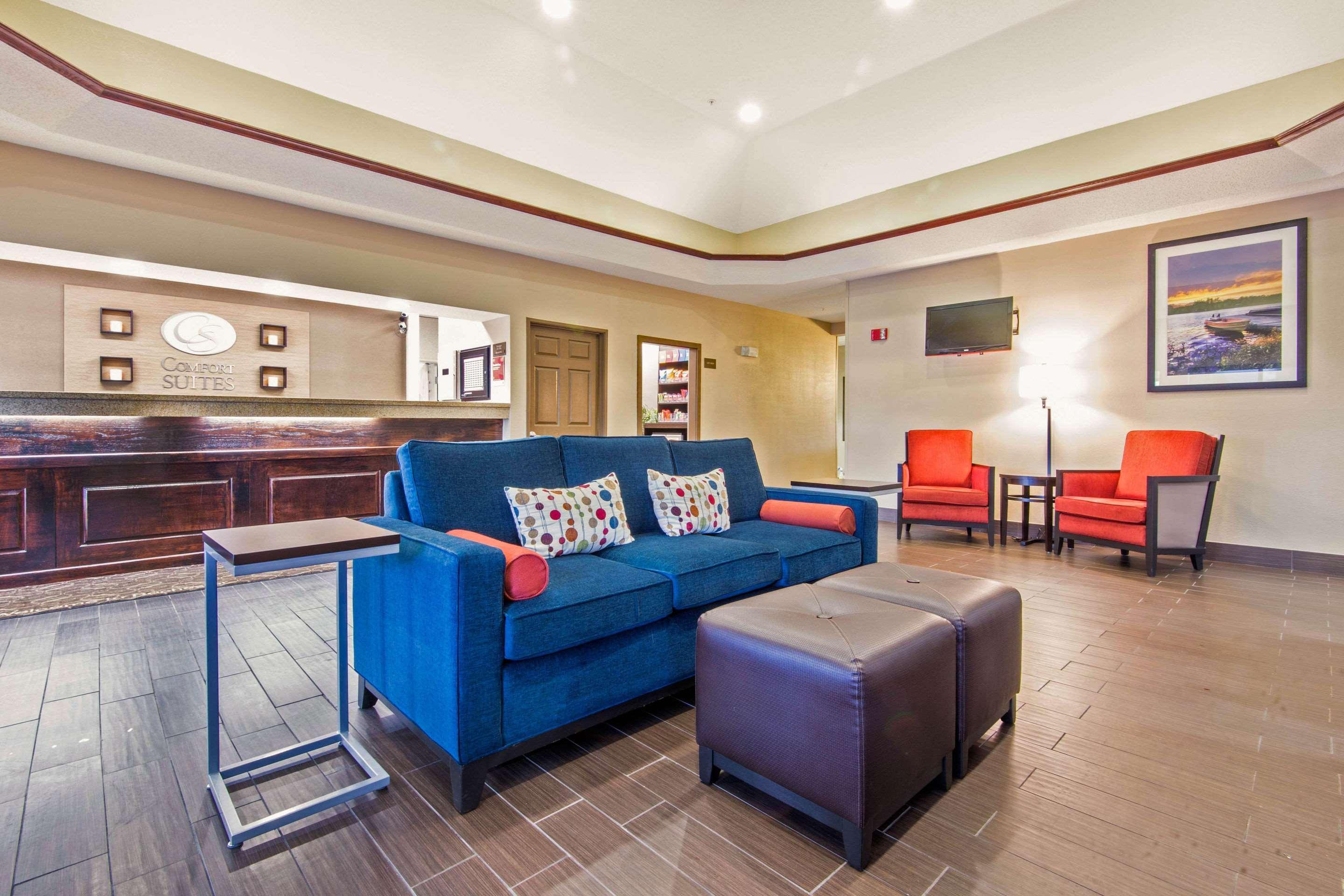 Comfort Suites Rochester Henrietta University Area Bagian luar foto