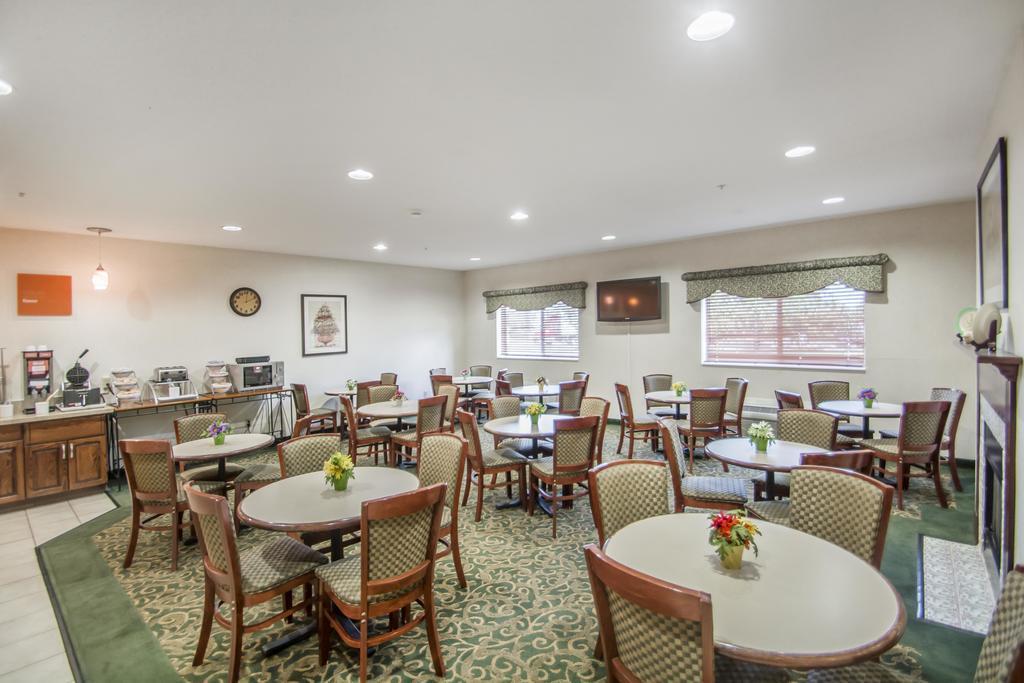 Comfort Suites Rochester Henrietta University Area Bagian luar foto