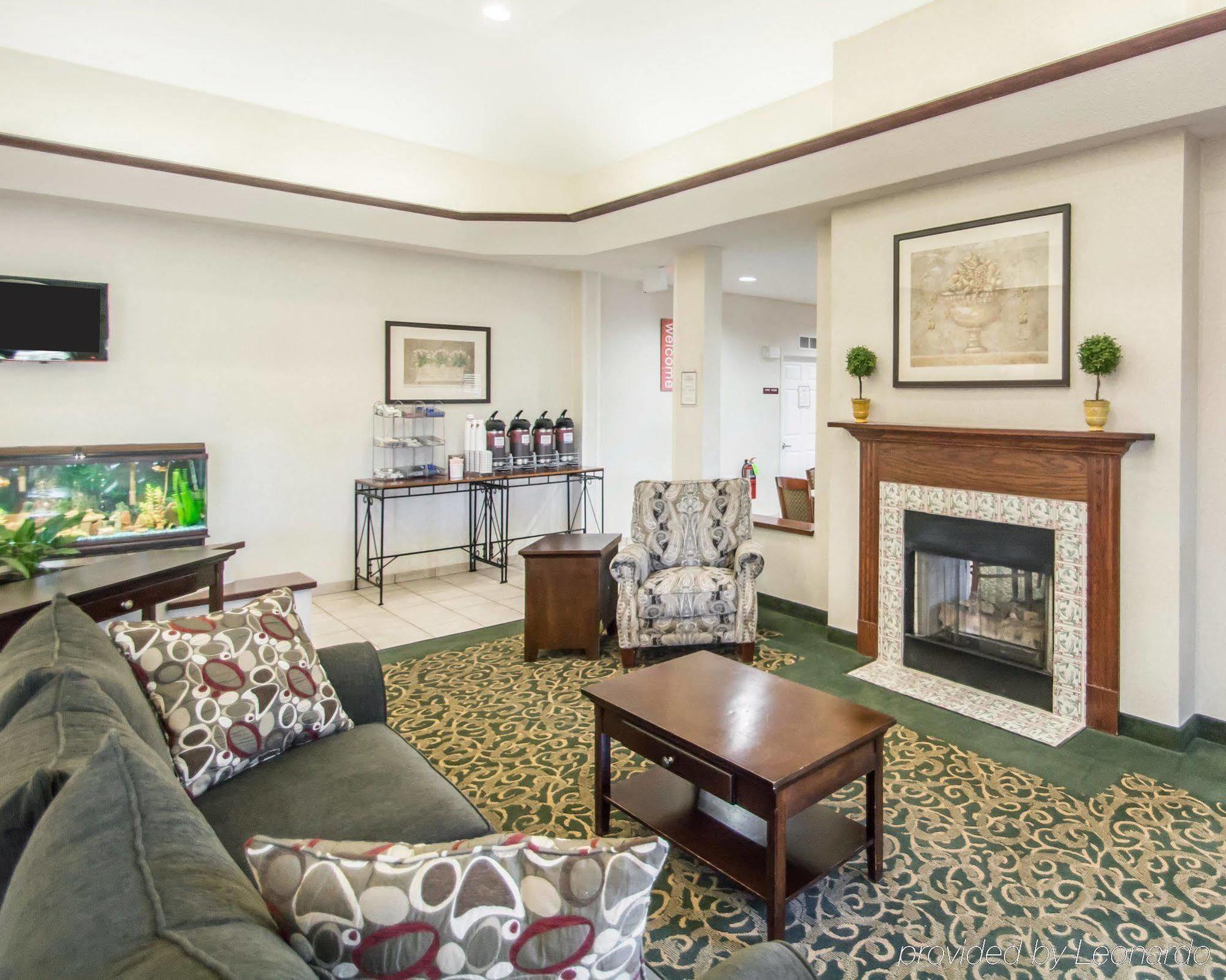 Comfort Suites Rochester Henrietta University Area Bagian luar foto