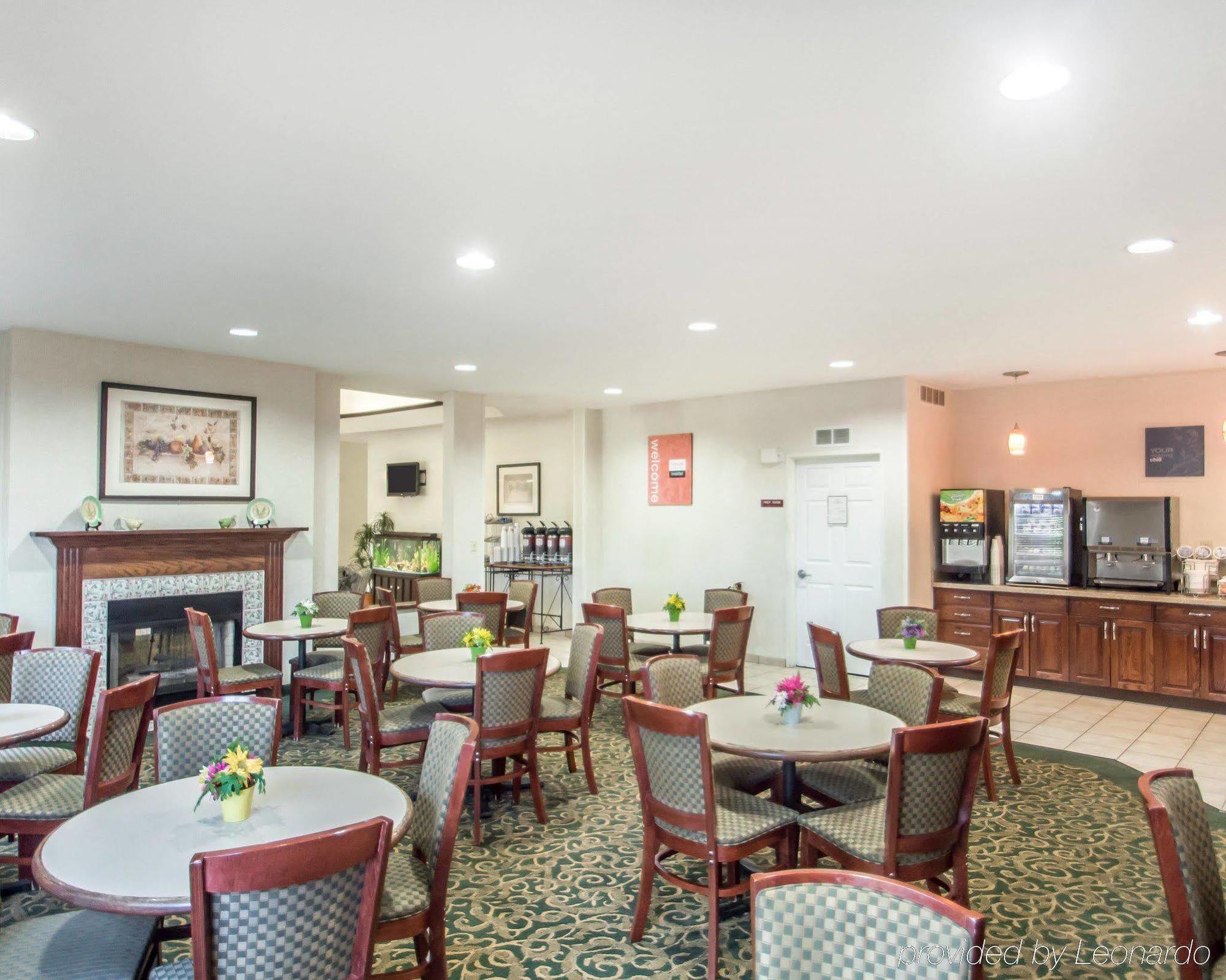 Comfort Suites Rochester Henrietta University Area Bagian luar foto