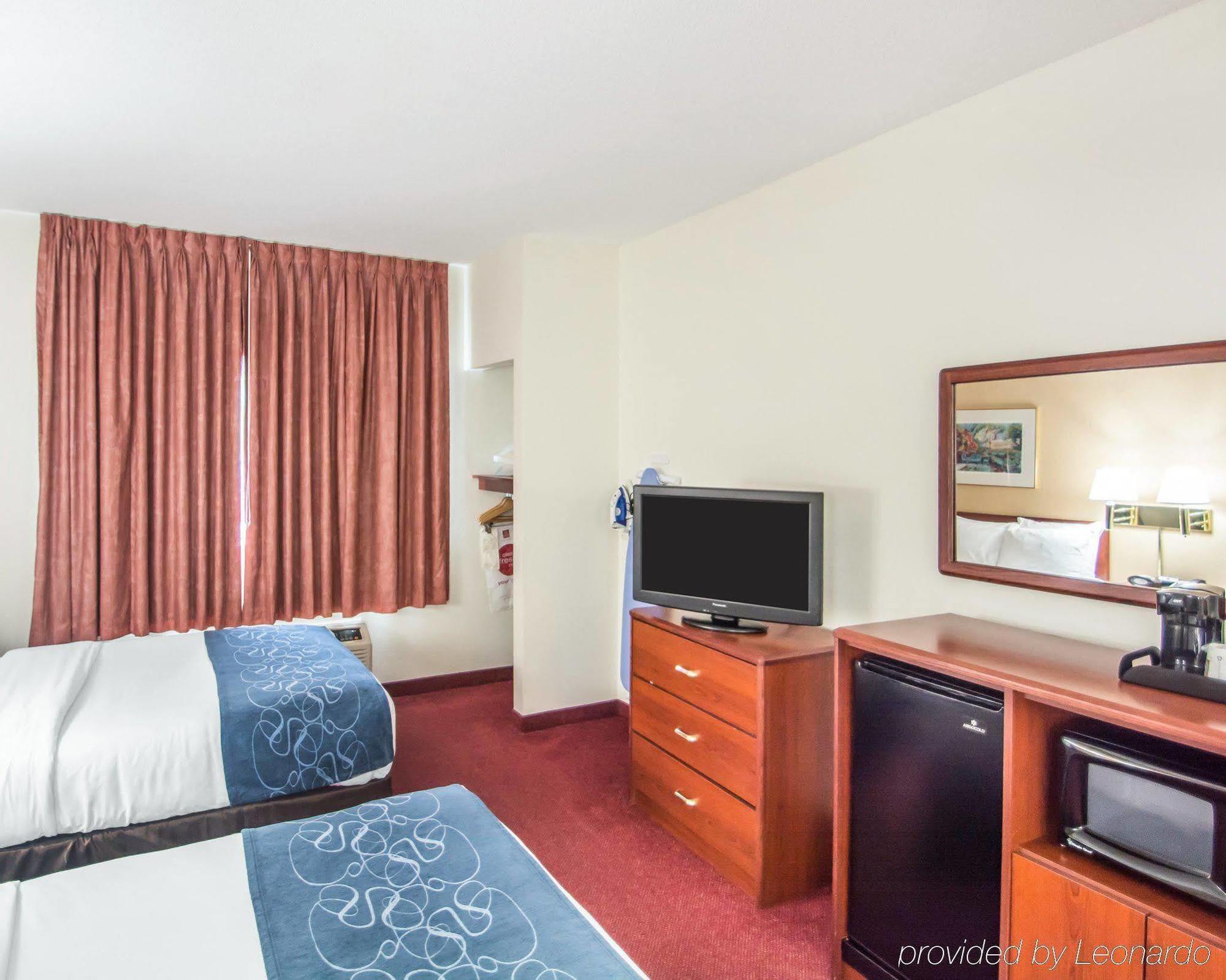 Comfort Suites Rochester Henrietta University Area Bagian luar foto